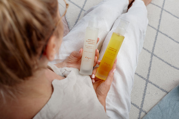 Oil or Gel Cleanser: Which Hydrates Better?